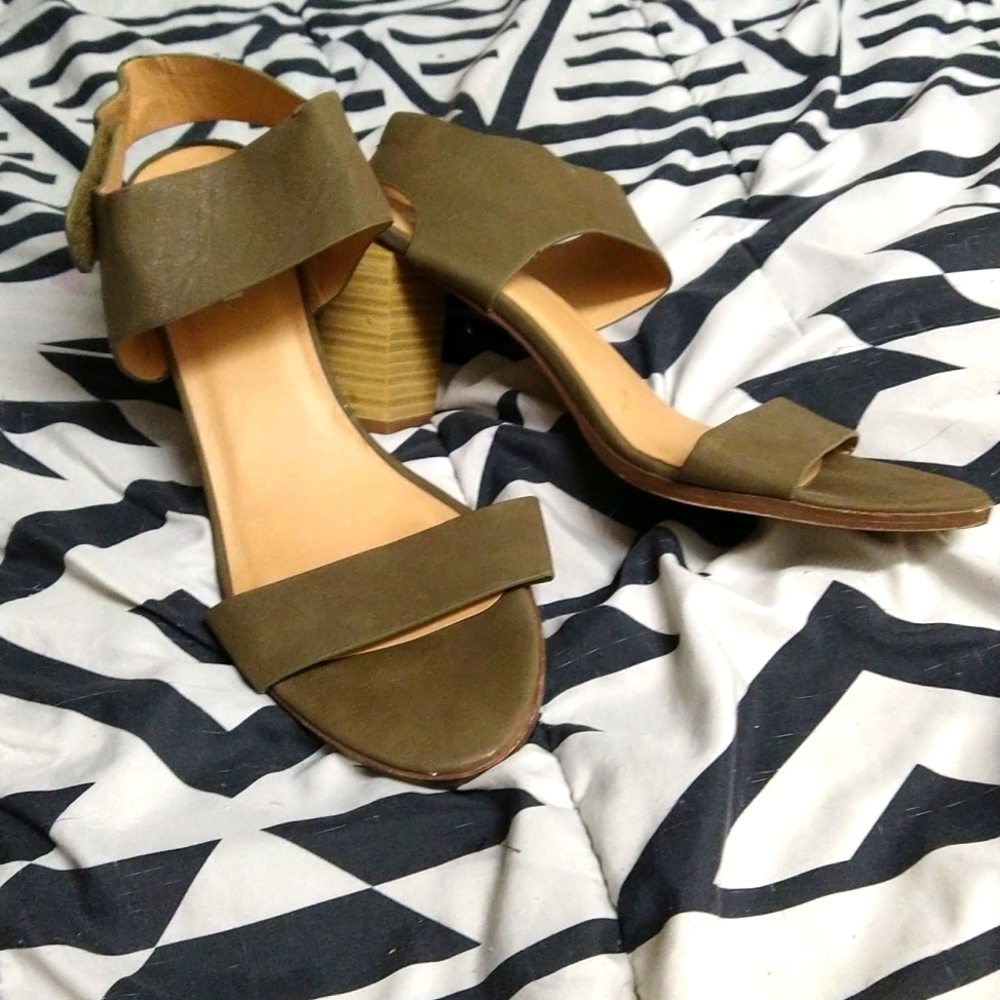 Green pair of heels